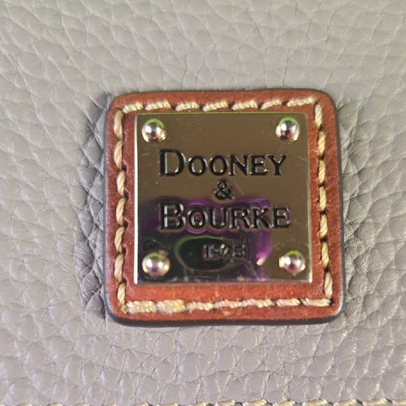 Lucca Leather Flap Dooney & Bourke Tan Leather Wallet - Picture 2 of 7